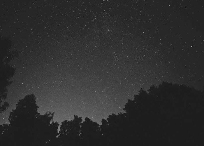 Color wheel showing primary and secondary color relationships